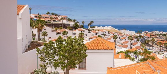 3 bedrooms House in Adeje, Spain No. 29743 47