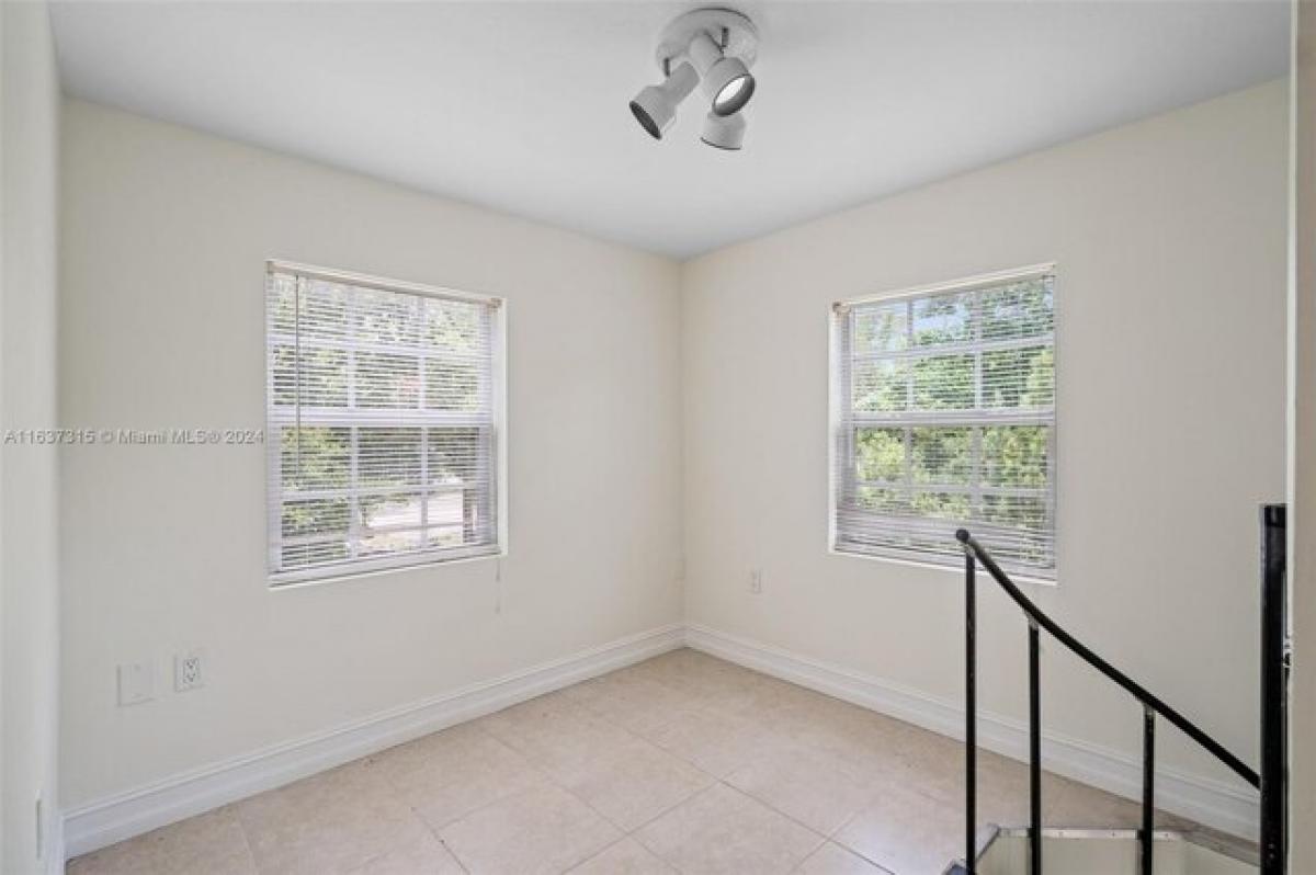 2 bedrooms House in North Miami Beach, USA No. 409492