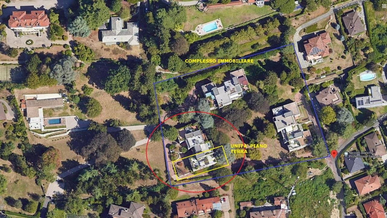 Квартира с 5 комнатами в Варесе, Италия № 359352