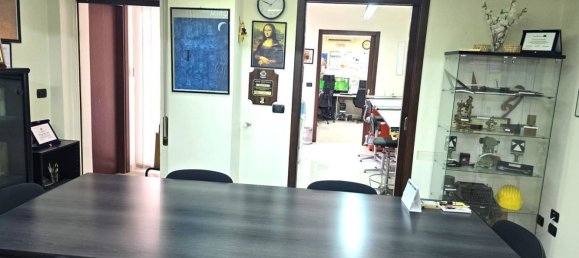 3 Schlafzimmer Wohnung in Syracuse, Italy, Nr. 330555 12