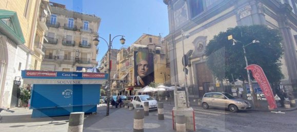 4 bedrooms Apartment in Naples, Italy No. 322555 3