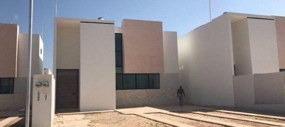 4 bedrooms House in Merida, Mexico No. 72436 2