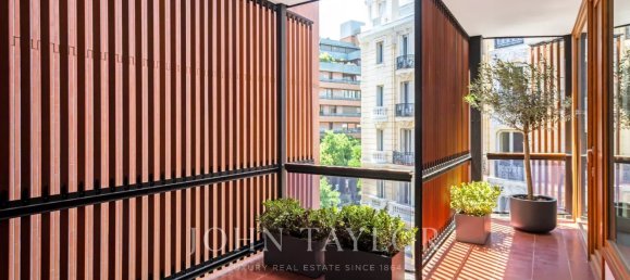 Apartamento de 4 dormitorios en Madrid, Spain No. 162329 2