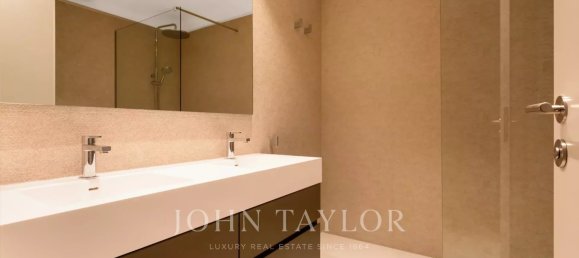 Apartamento de 4 dormitorios en Madrid, Spain No. 162329 18