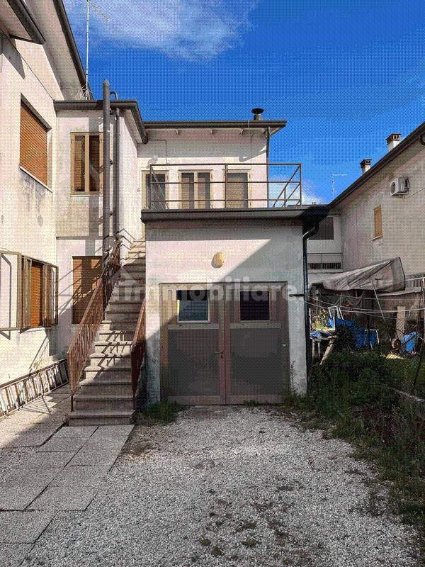 2 غرف نوم شقة في Vittorio Veneto, Italy رقم 278900