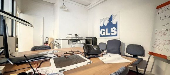 4 rooms Apartment in Paris, France No. 188794 8