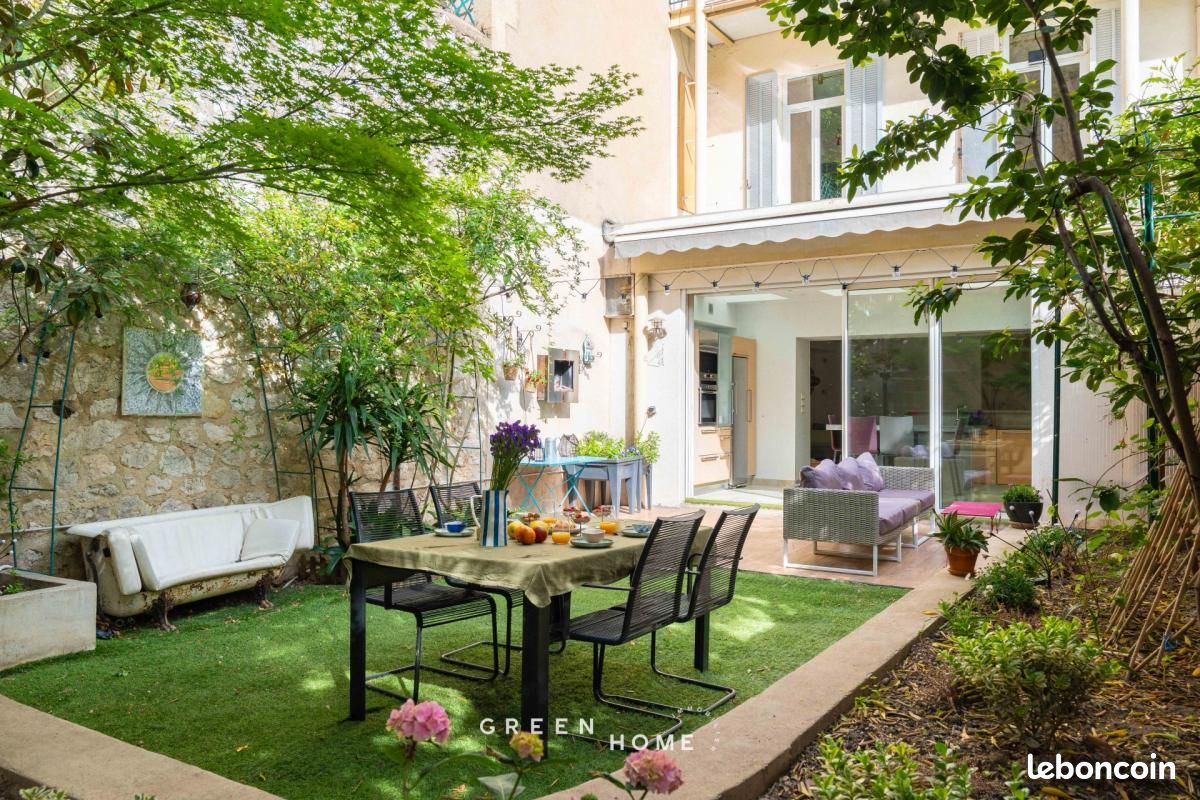 Дуплекс с 4 спальнями в Марсель, Франция № 342596