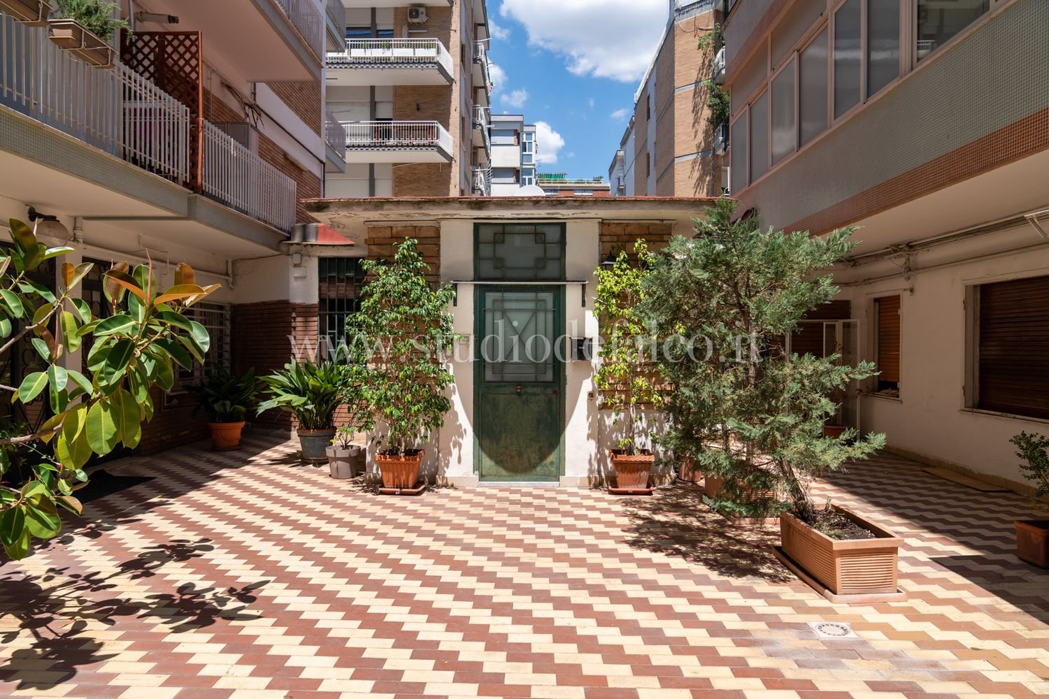 4 chambres Appartement à Naples, Italy No. 327460