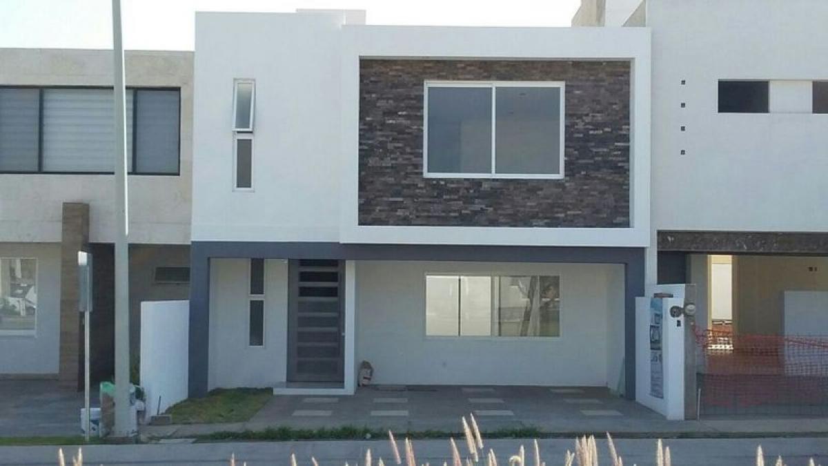 3 bedrooms House in Leon, Mexico No. 147578