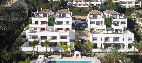 4 bedrooms Apartment in Marbella, Spain No. 4387 2