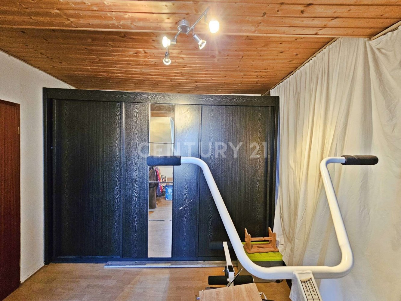 Moradia em banda de 6 divisões em Pirmasens, Germany N.º 29330