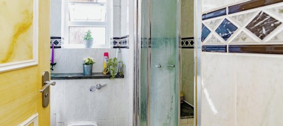 4 bedrooms House in Shirley, United Kingdom No. 8136 14