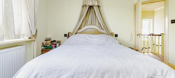 4 bedrooms House in Shirley, United Kingdom No. 8136 10