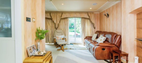 4 bedrooms House in Shirley, United Kingdom No. 8136 7