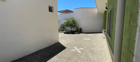 4 Schlafzimmer Haus in Torchiarolo, Italy, Nr. 337112 27