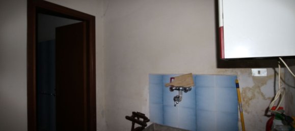 4 rooms House in Lucca, Italy No. 41497 11