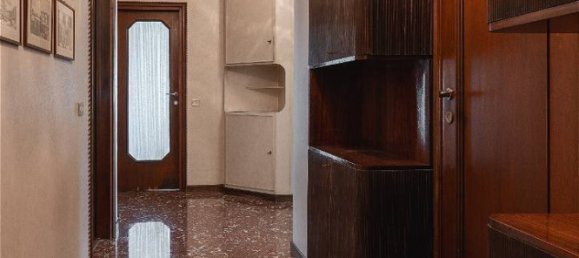 5 bedrooms Apartment in Milan, Italy No. 320760 21