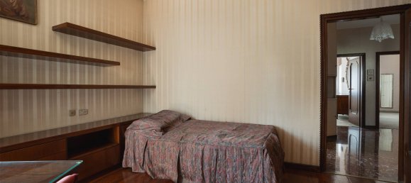 5 bedrooms Apartment in Milan, Italy No. 320760 18