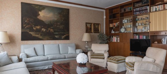 5 bedrooms Apartment in Milan, Italy No. 320760 2