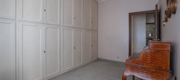 5 bedrooms Apartment in Milan, Italy No. 320760 12