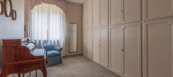 5 bedrooms Apartment in Milan, Italy No. 320760 11