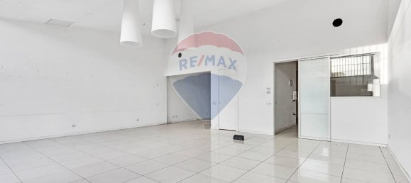 100m² Commercial property in Pieve Emanuele, Italy No. 265487 9