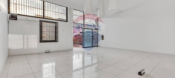 100m² Commercial property in Pieve Emanuele, Italy No. 265487 2