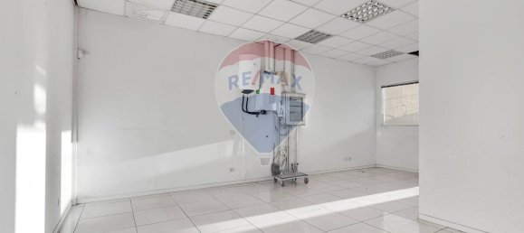 100m² Commercial property in Pieve Emanuele, Italy No. 265487 5
