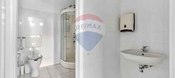 100m² Commercial property in Pieve Emanuele, Italy No. 265487 14