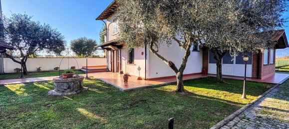 8 rooms Villa in Ponte Buggianese, Italy No. 275704 3