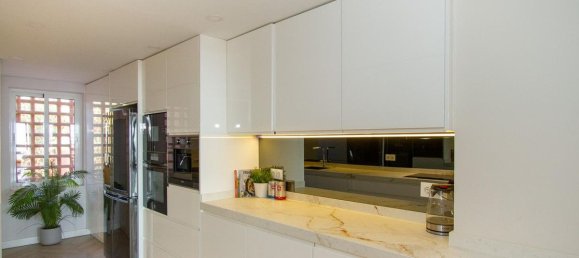 2 chambres Appartement à Marbella, Spain No. 30055 4