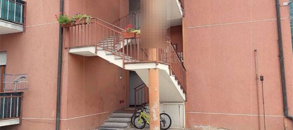 Квартира с 5 комнатами в Лавена Понте Треза, Италия № 179916 4