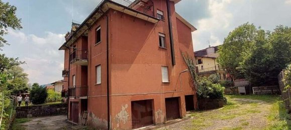 Квартира с 5 комнатами в Лавена Понте Треза, Италия № 179916 2