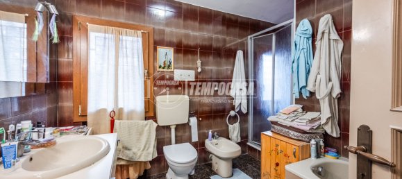4 rooms House in Modena, Italy No. 75709 35