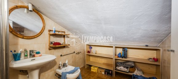 4 rooms House in Modena, Italy No. 75709 45