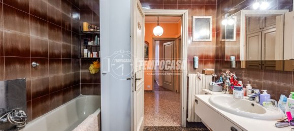 4 rooms House in Modena, Italy No. 75709 36