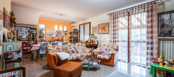 4 rooms House in Modena, Italy No. 75709 21