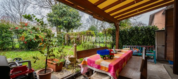 4 rooms House in Modena, Italy No. 75709 19