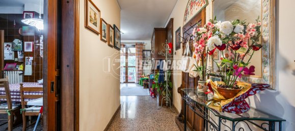 4 rooms House in Modena, Italy No. 75709 22