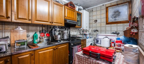 4 rooms House in Modena, Italy No. 75709 50