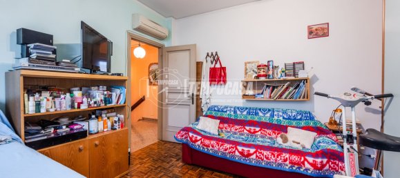 4 rooms House in Modena, Italy No. 75709 38