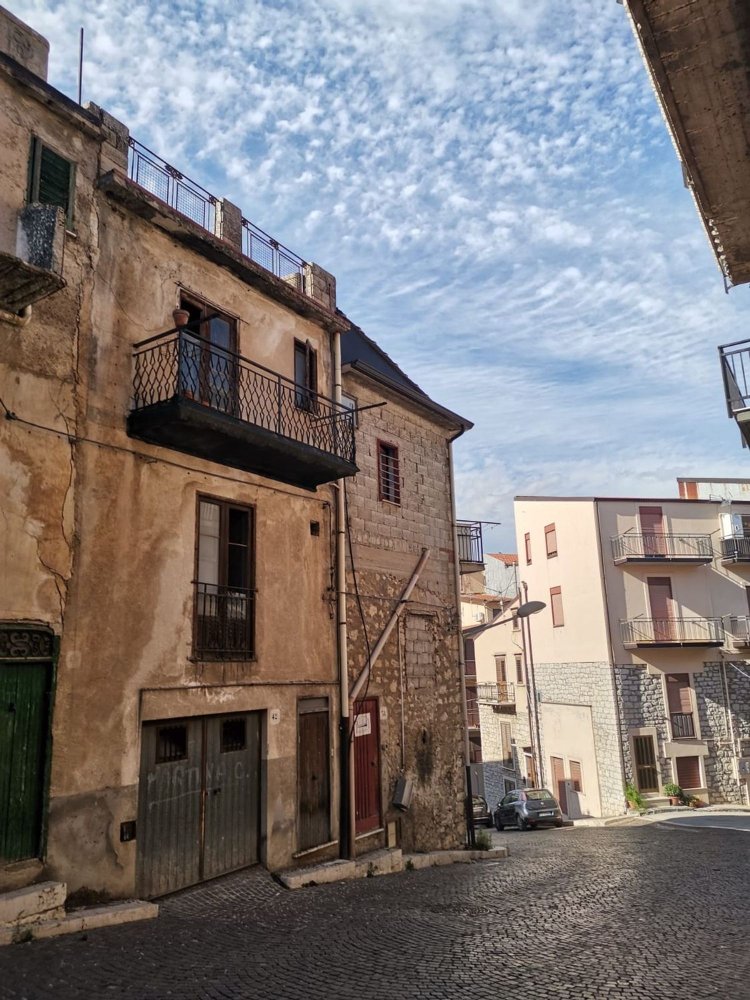 5 rooms House in San Giovanni Gemini, Italy No. 255909