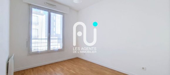 3 bedrooms Apartment in Colombes, France No. 175638 6