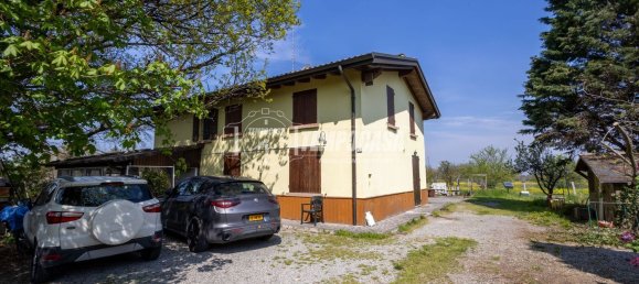 6غرفة منزل في Reggio Emilia, Italy رقم 67876 33