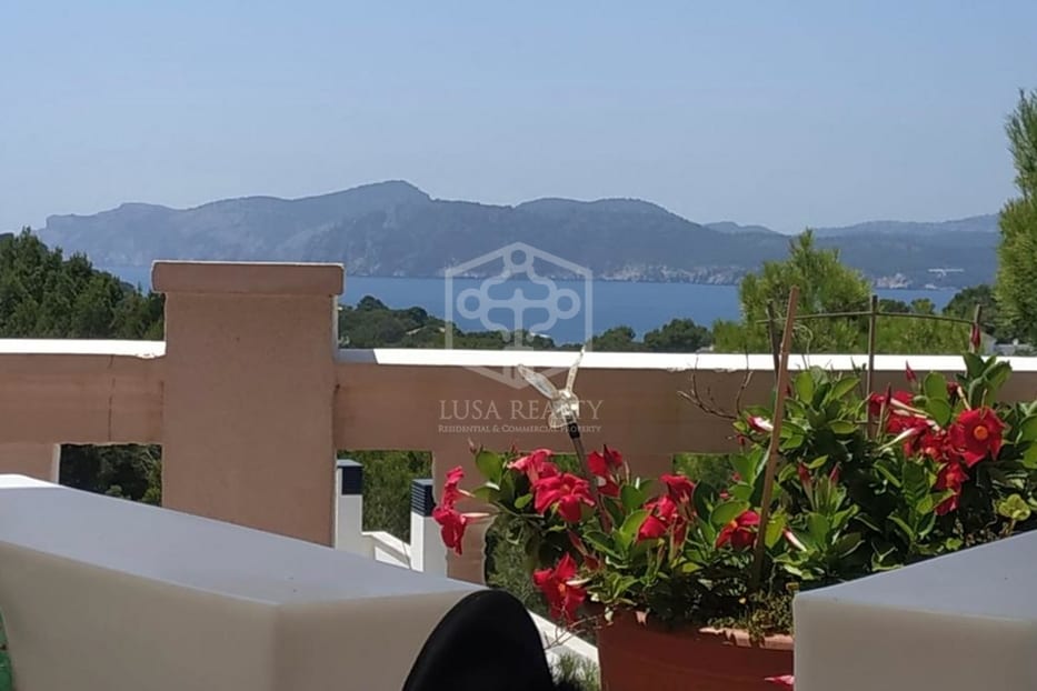 4 bedrooms Villa in Santa Ponsa, Spain No. 16439