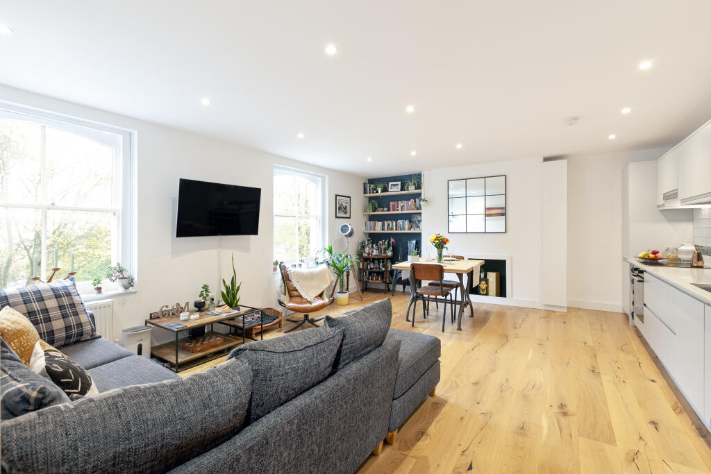 2 bedrooms Apartment in London, United Kingdom No. 10561