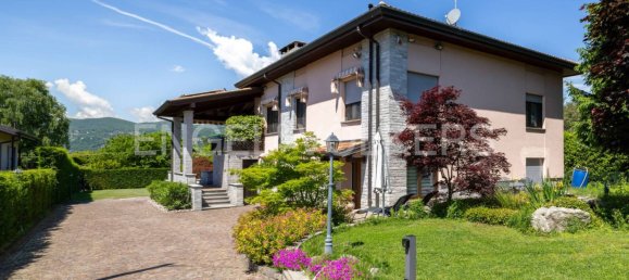 4 bedrooms Villa in Ispra, Italy No. 295849 19