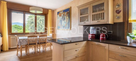 4 bedrooms Villa in Ispra, Italy No. 295849 11