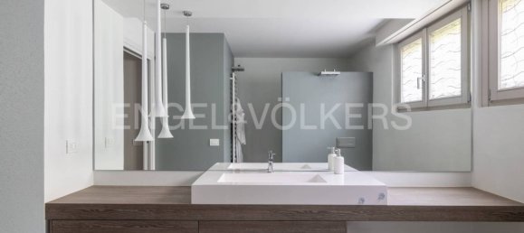 4 bedrooms Villa in Ispra, Italy No. 295849 5