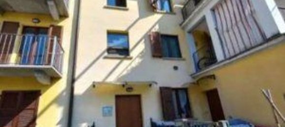 3 rooms Duplex in Luino, Italy No. 12943 7